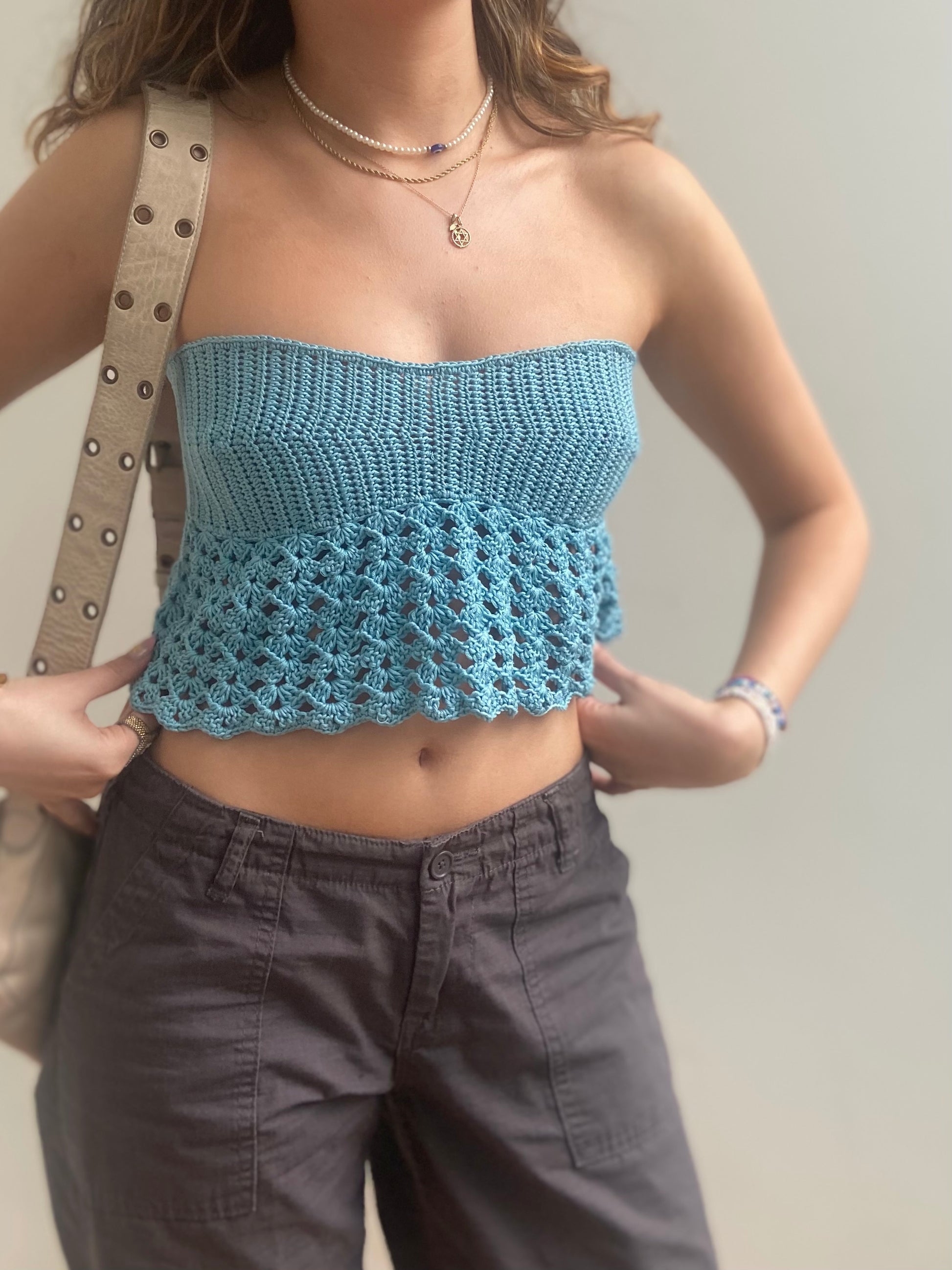 Crochet tube top with mesh pattern –